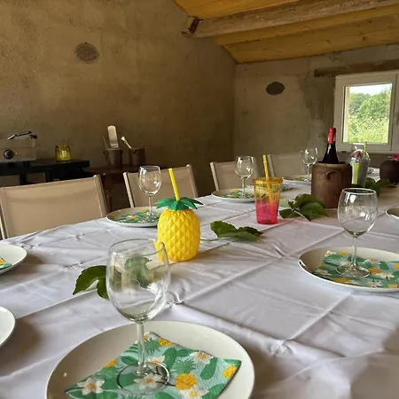 Semesterbostad Maison De Caractere, Jacuzzi, Nature - 10 Pers. - Fr-1-489-644 Archignat